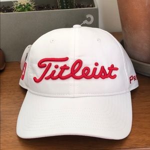 NEW Titleist Perf Cap White / Red